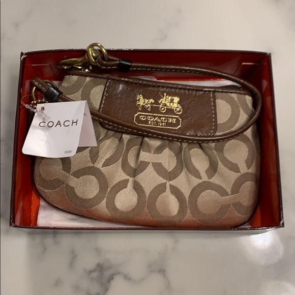 Coach Handbags - Coach wristlet